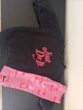 Baby/Toddle 12M Nike Black Crew Sweatshirt with Pink Logo & Pink Swoosh Leggings